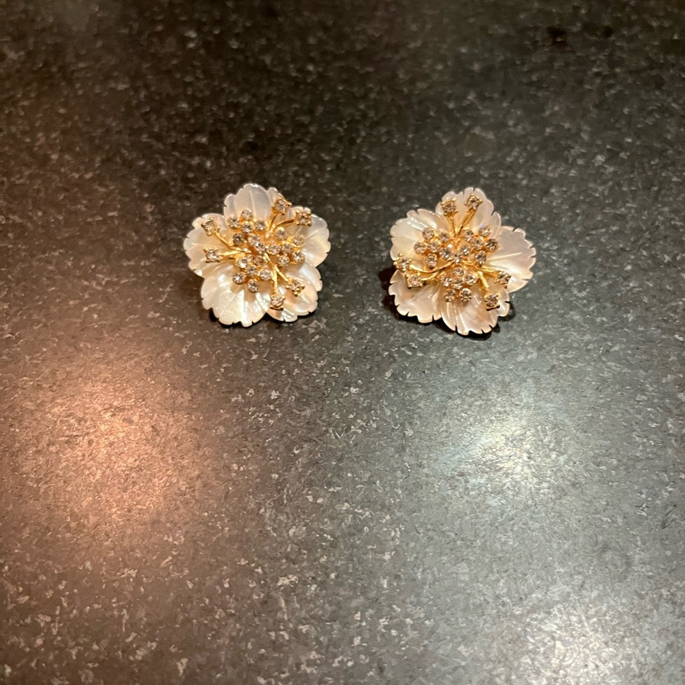 Flower earrings
